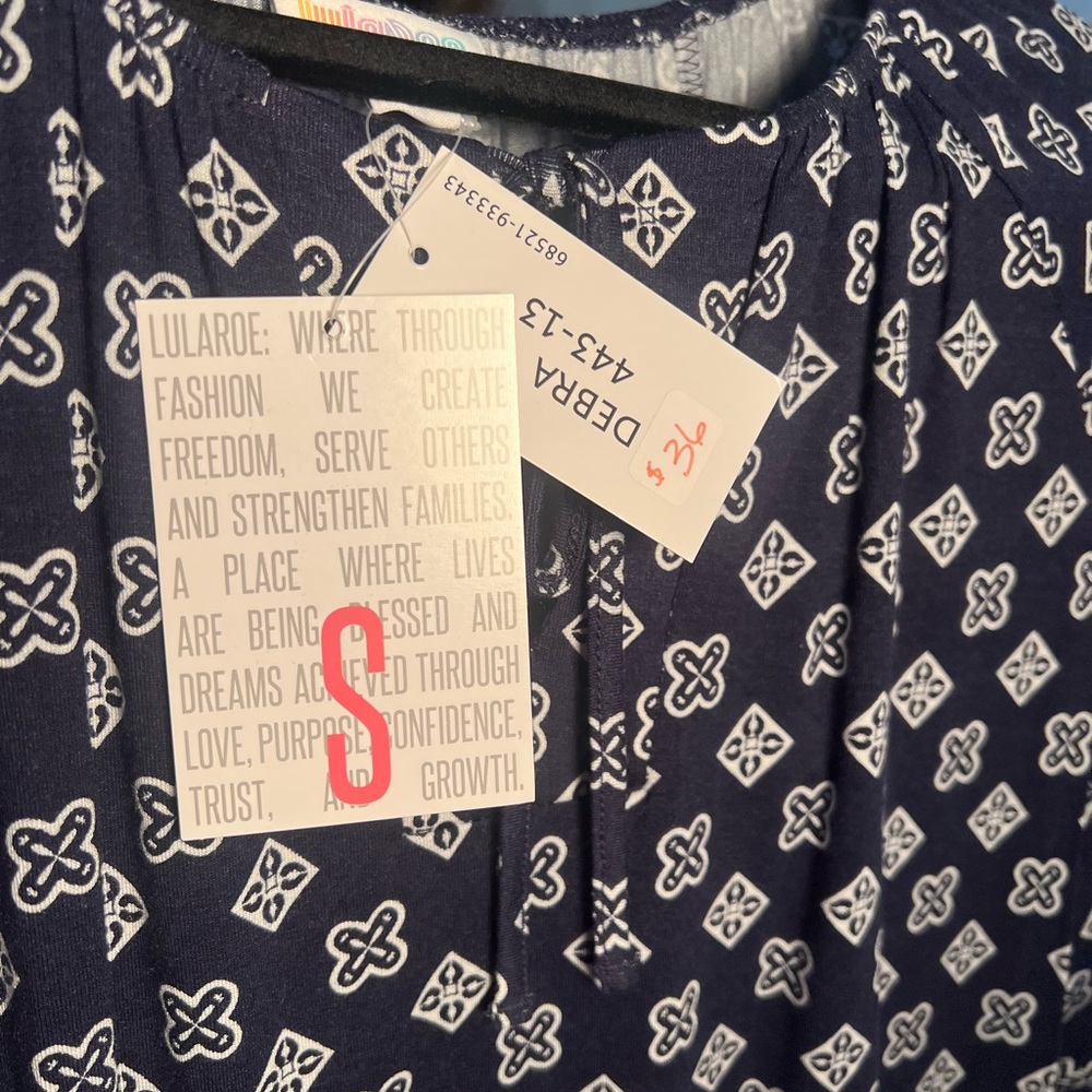 NWT Lularoe Debra - Picture 2 of 4